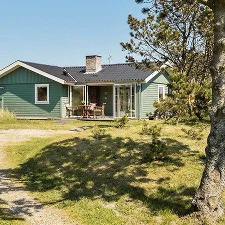 Edna - 800m From The Sea By Interhome *