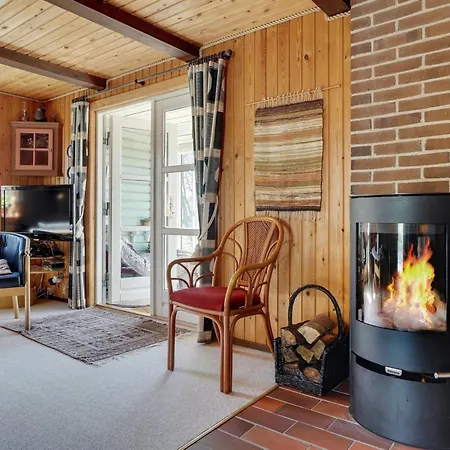 Edna - 800m From The Sea By Interhome *